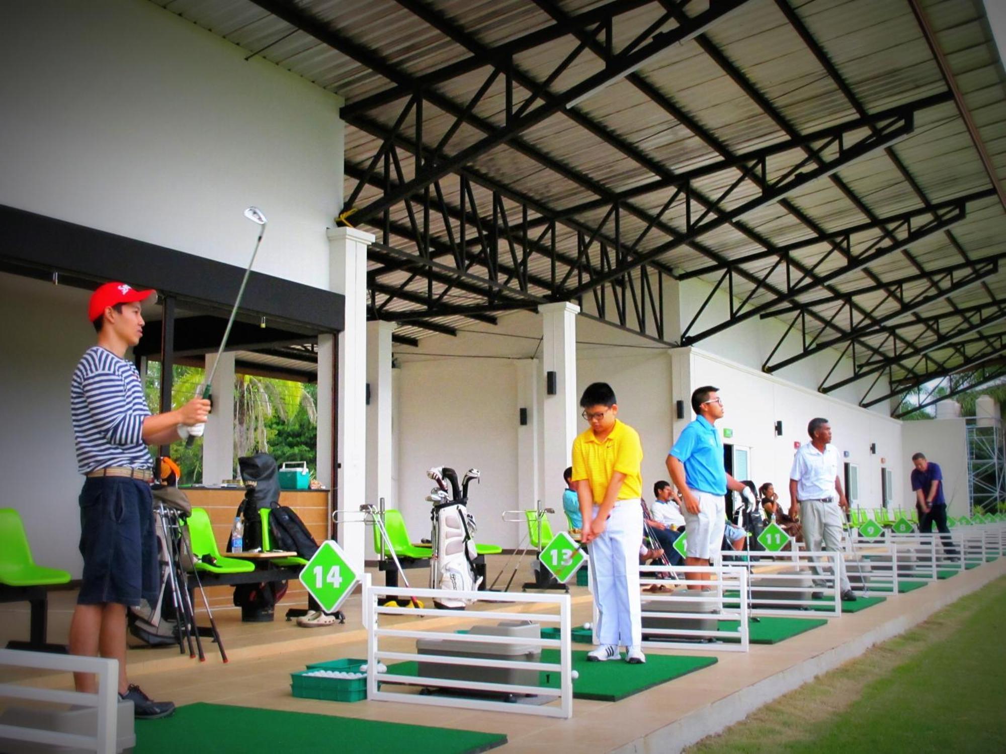 Resort Palm Driving Range&resort 2*